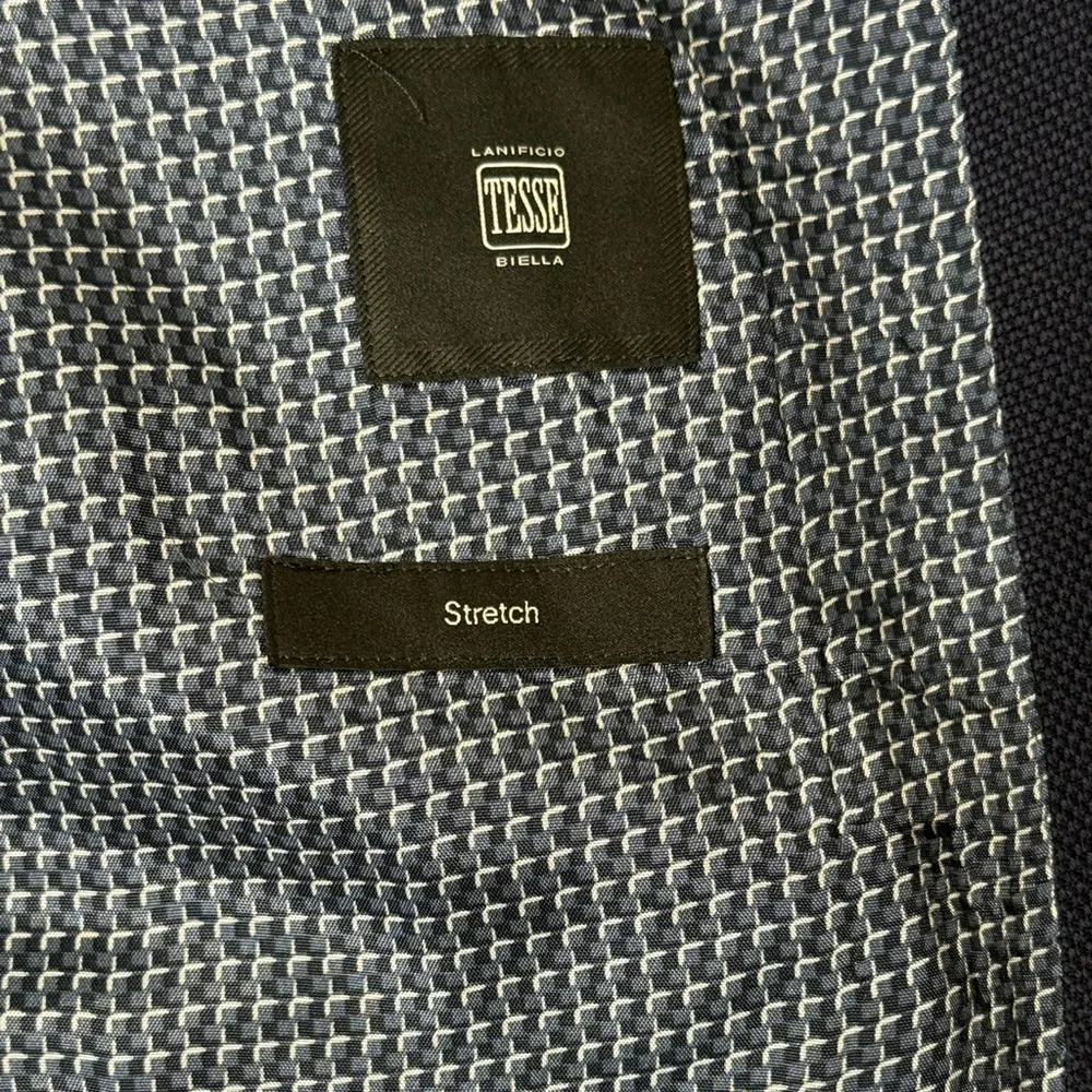 Hugo Boss Stretch Travel Blazer Jacket Blue LANIFICIO TESSE Biella Wool 2 Button